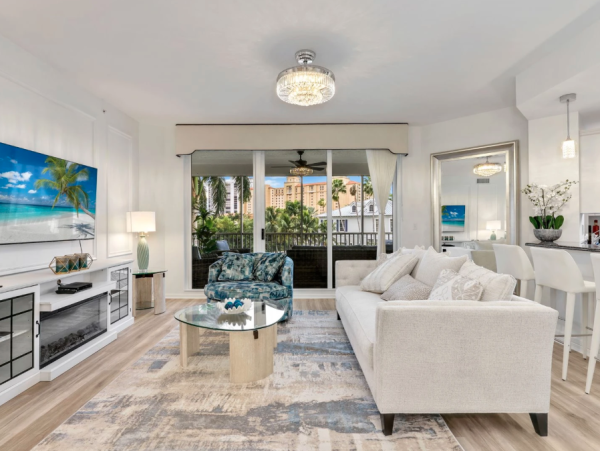 Spacious 3-Bedroom Condo in Naples - Renovated Resort-Style Amenities